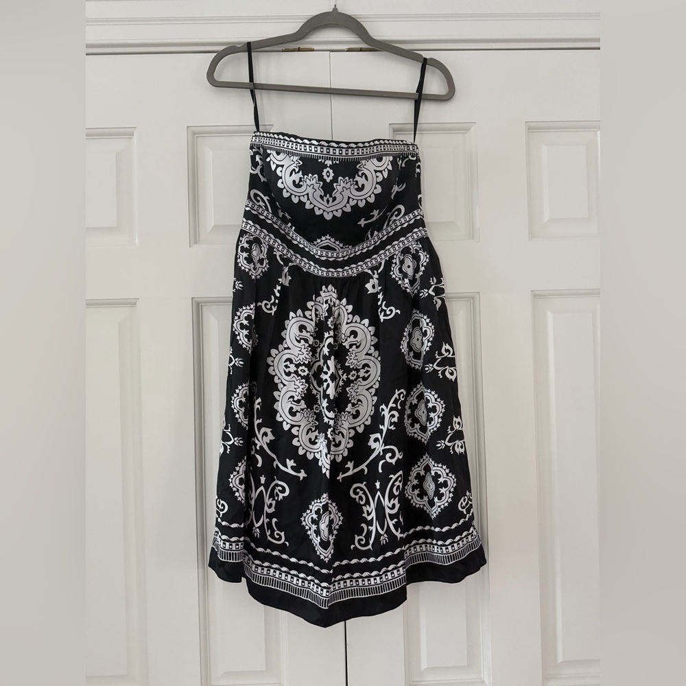 White House Black Market Black and White Strapless Dress